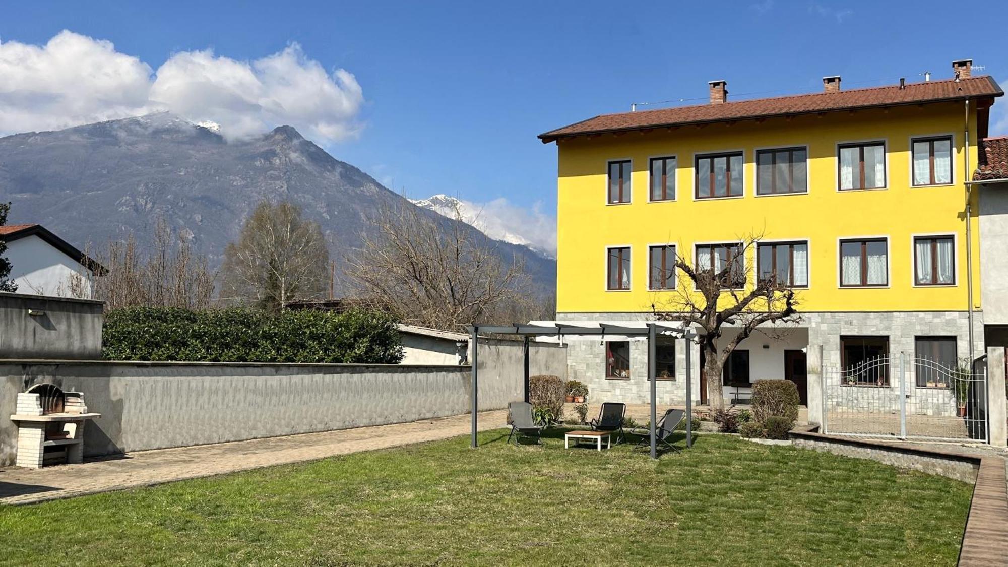 A Due Passi Dal Lago Montalto Dora Ngoại thất bức ảnh